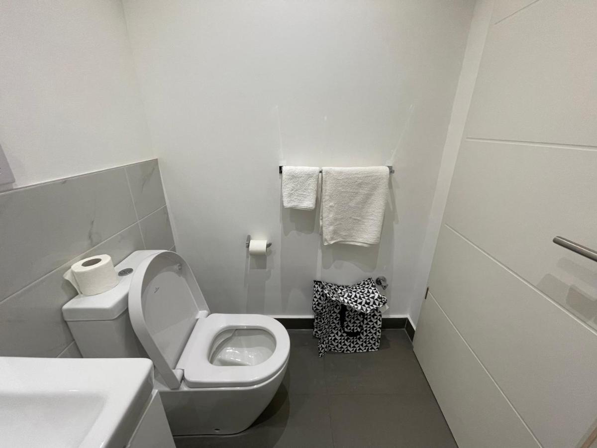 The Lennox Luxury Suites & Apartments Аккра Экстерьер фото