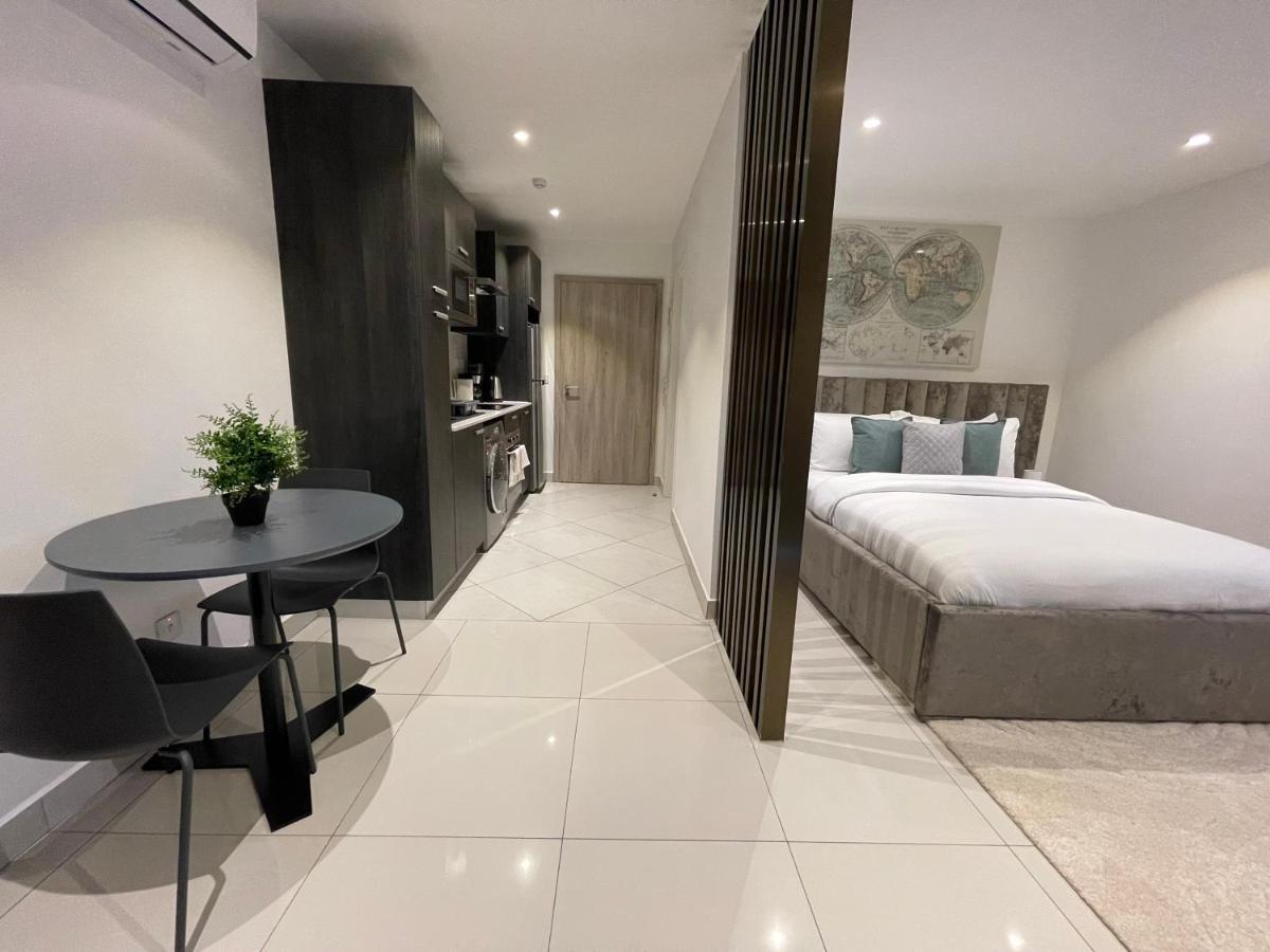 The Lennox Luxury Suites & Apartments Аккра Экстерьер фото
