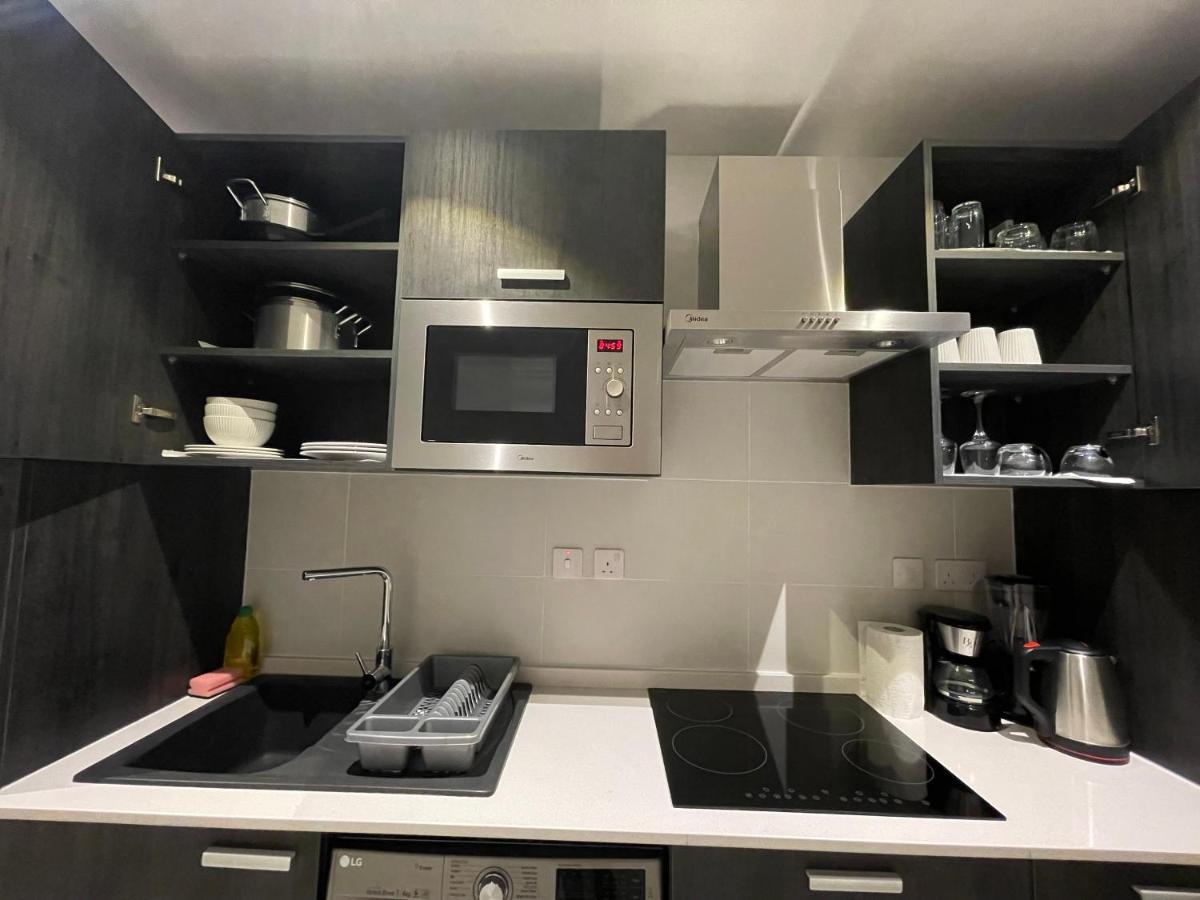 The Lennox Luxury Suites & Apartments Аккра Экстерьер фото