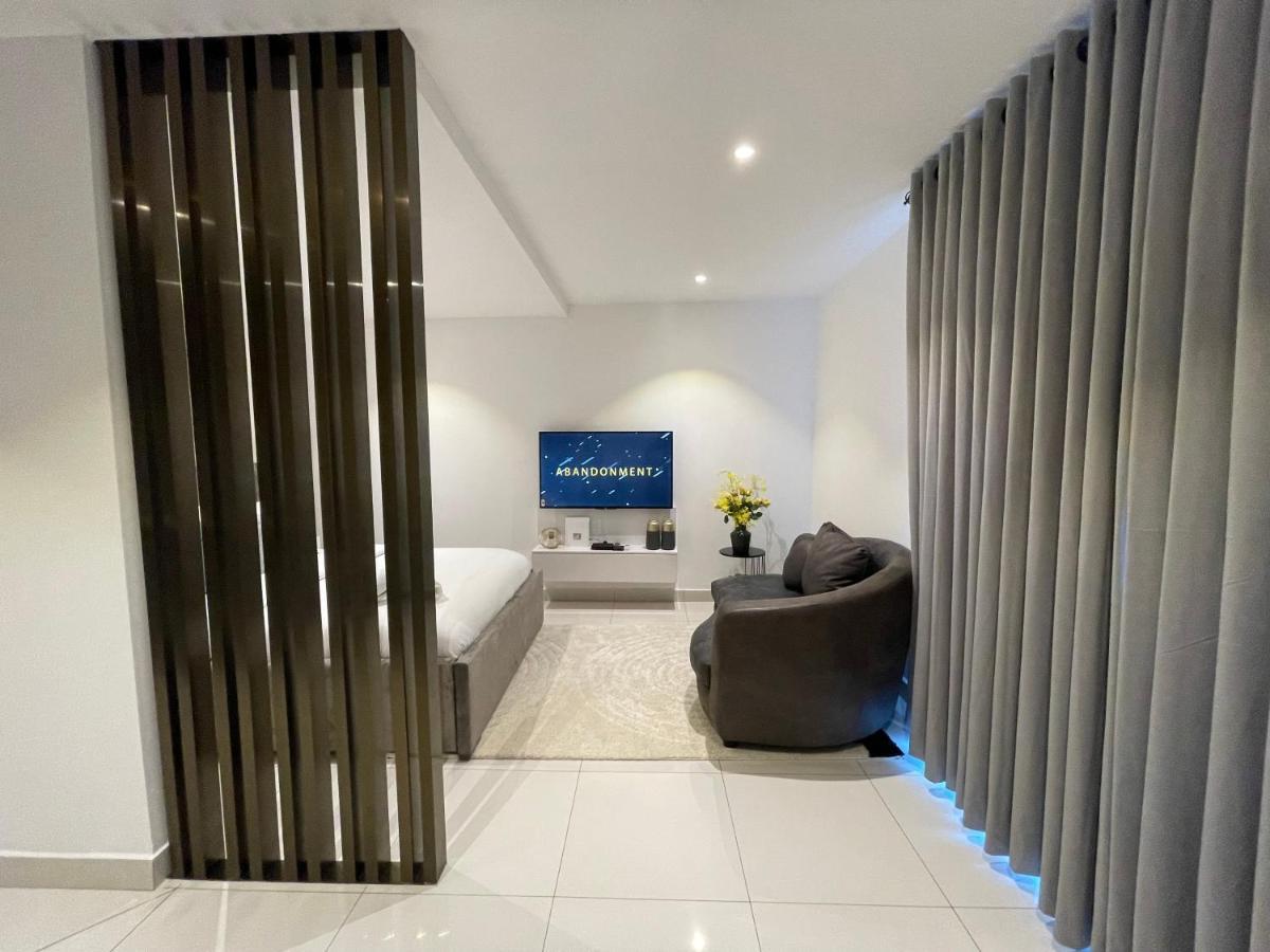 The Lennox Luxury Suites & Apartments Аккра Экстерьер фото